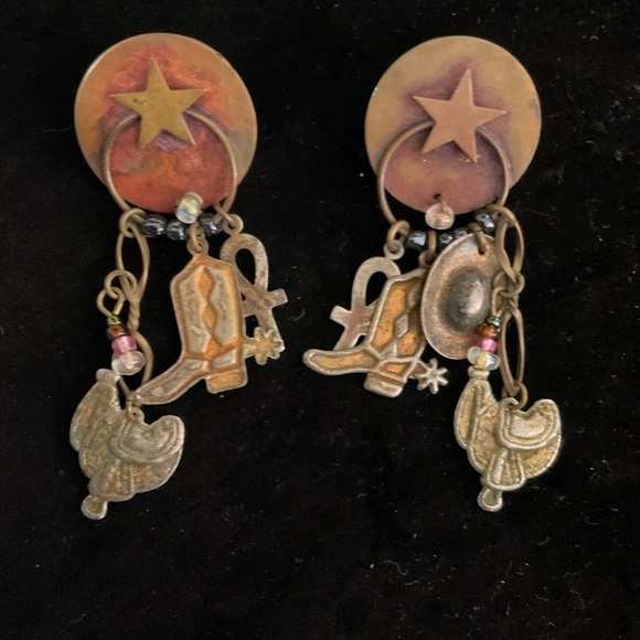 Rare. Vintage. Southwestern. Stud. Earrings - Picture 2 of 3